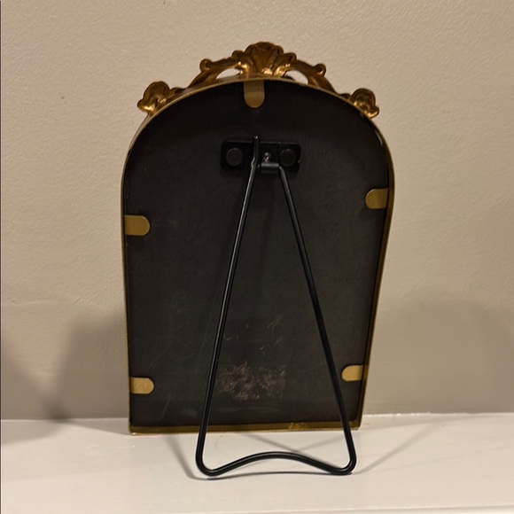 Ornate Gold Metal Picture Frame with 5”x7” Matted Victorian Print - Picture 2 of 4